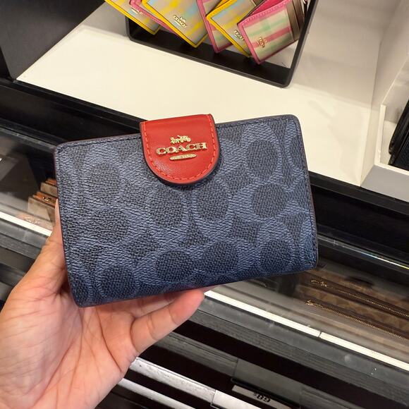 Coach Medium Corner Zip Wallet In Signature Canvas CW786 Denim/Bold Red - Picture 1 of 16